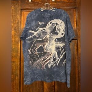 The Mountain Wolf Howling At The Moon Tagless Short Sleeve T-Shirt Size Large